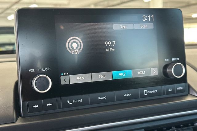Used 2025 Honda Pilot Sport image 22