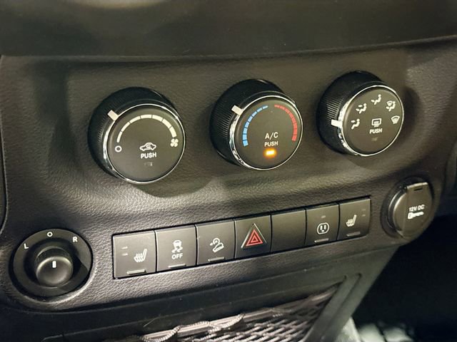 Used 2017 Jeep Wrangler Unlimited Sahara image 15