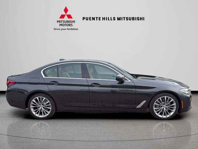 Used 2022 BMW 530i w/ Premium Package image 4