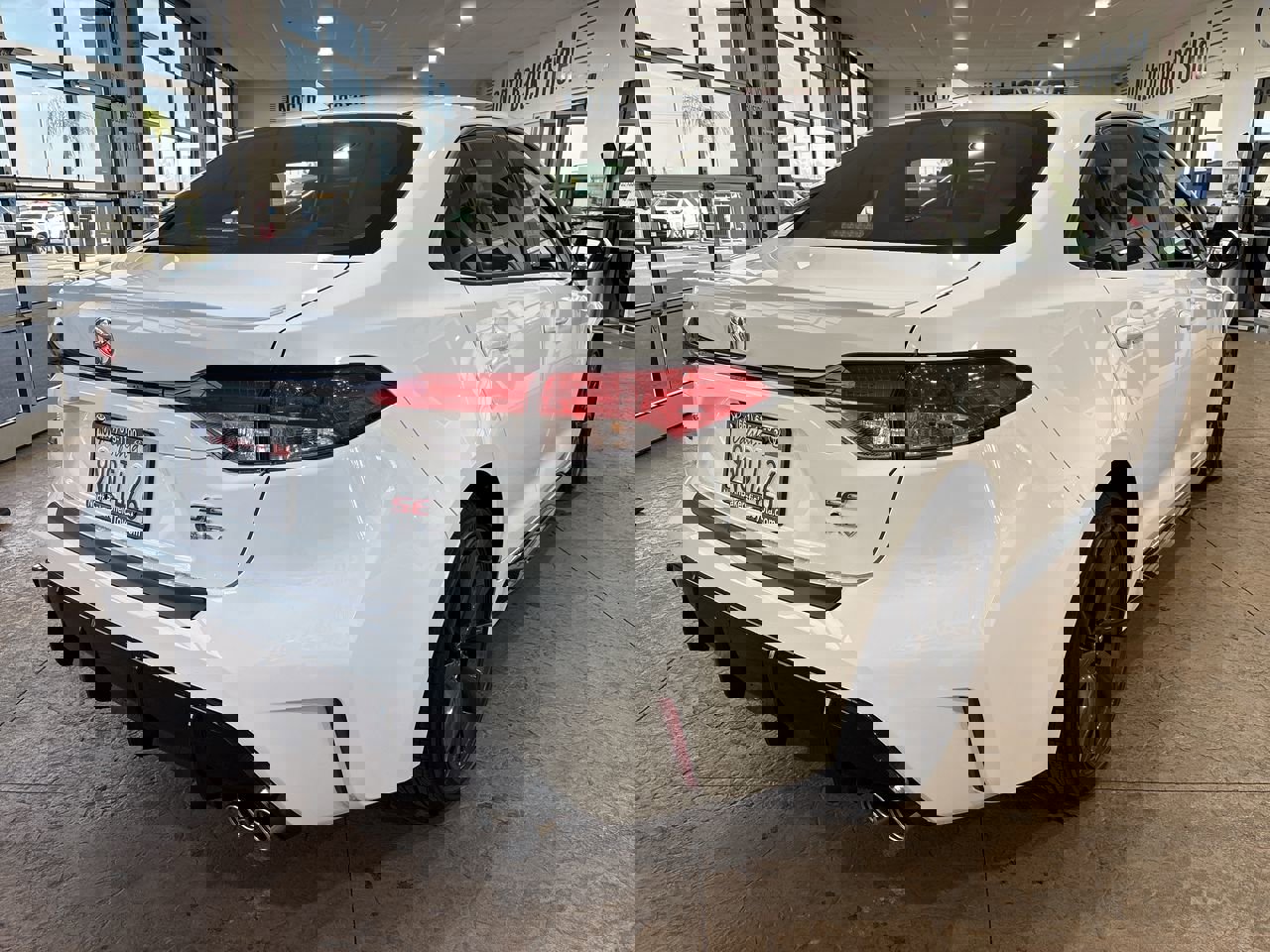 Used 2026 Toyota Corolla SE image 2