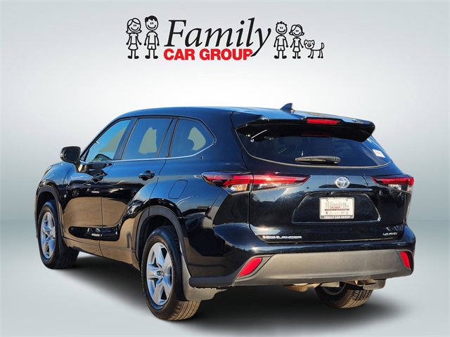 Used 2024 Toyota Highlander LE image 3