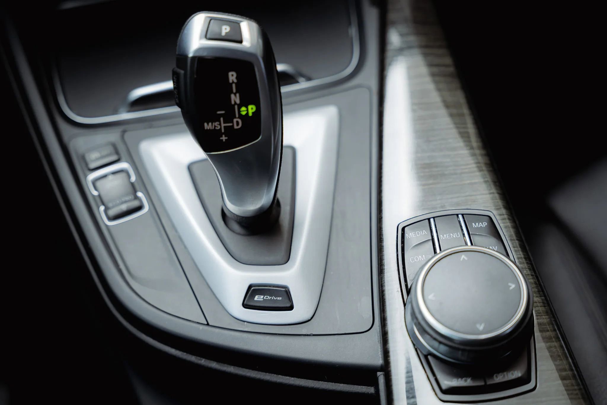 Used 2018 BMW 330e 330e iPerformance Sedan 4D image 38