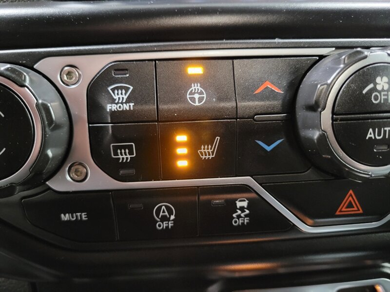 Used 2022 Jeep Wrangler Unlimited Sahara w/ Cold Weather Group AWD/4WD image 32
