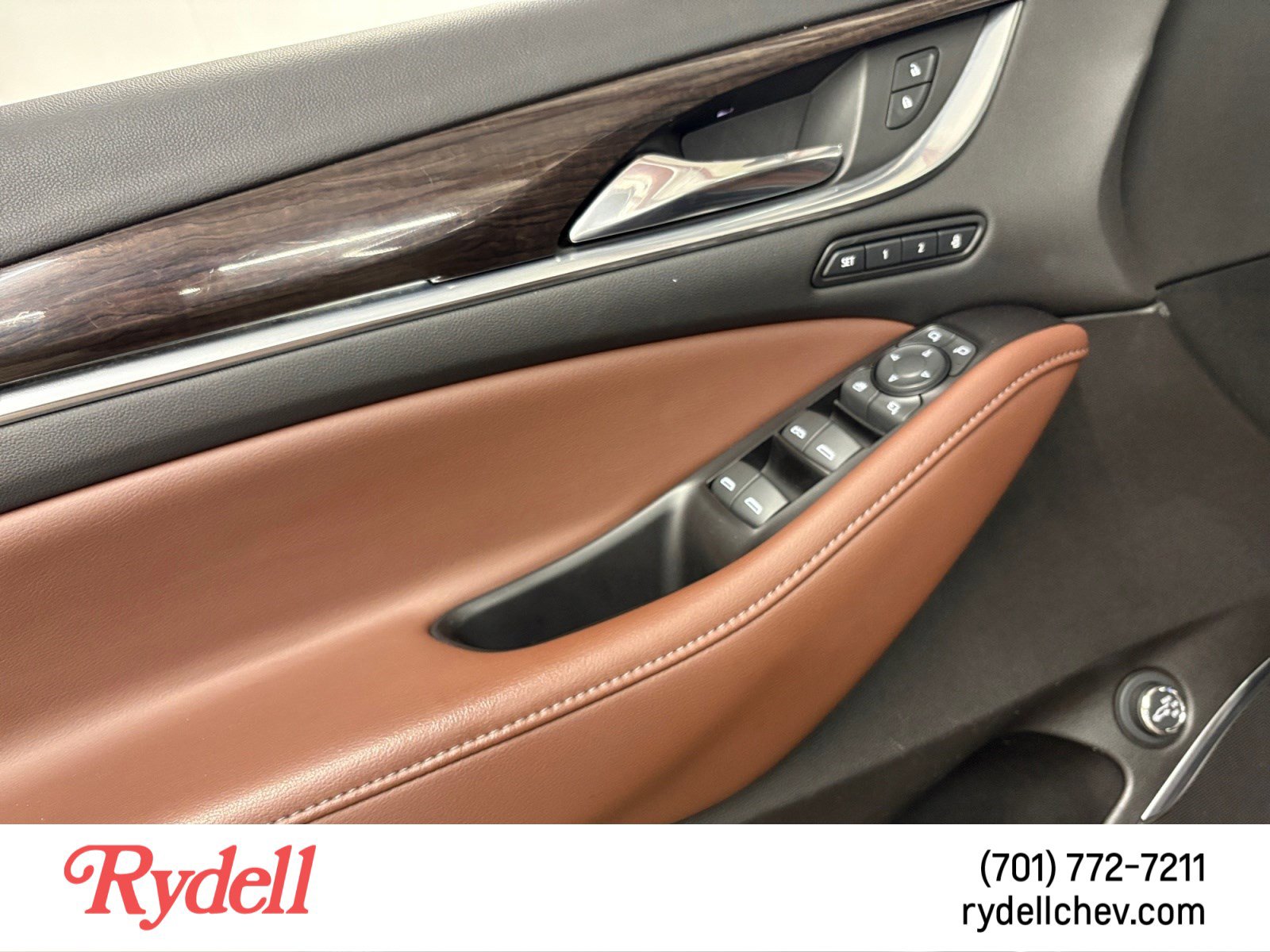 Used 2020 Buick Enclave Avenir w/ Avenir Technology Package image 11