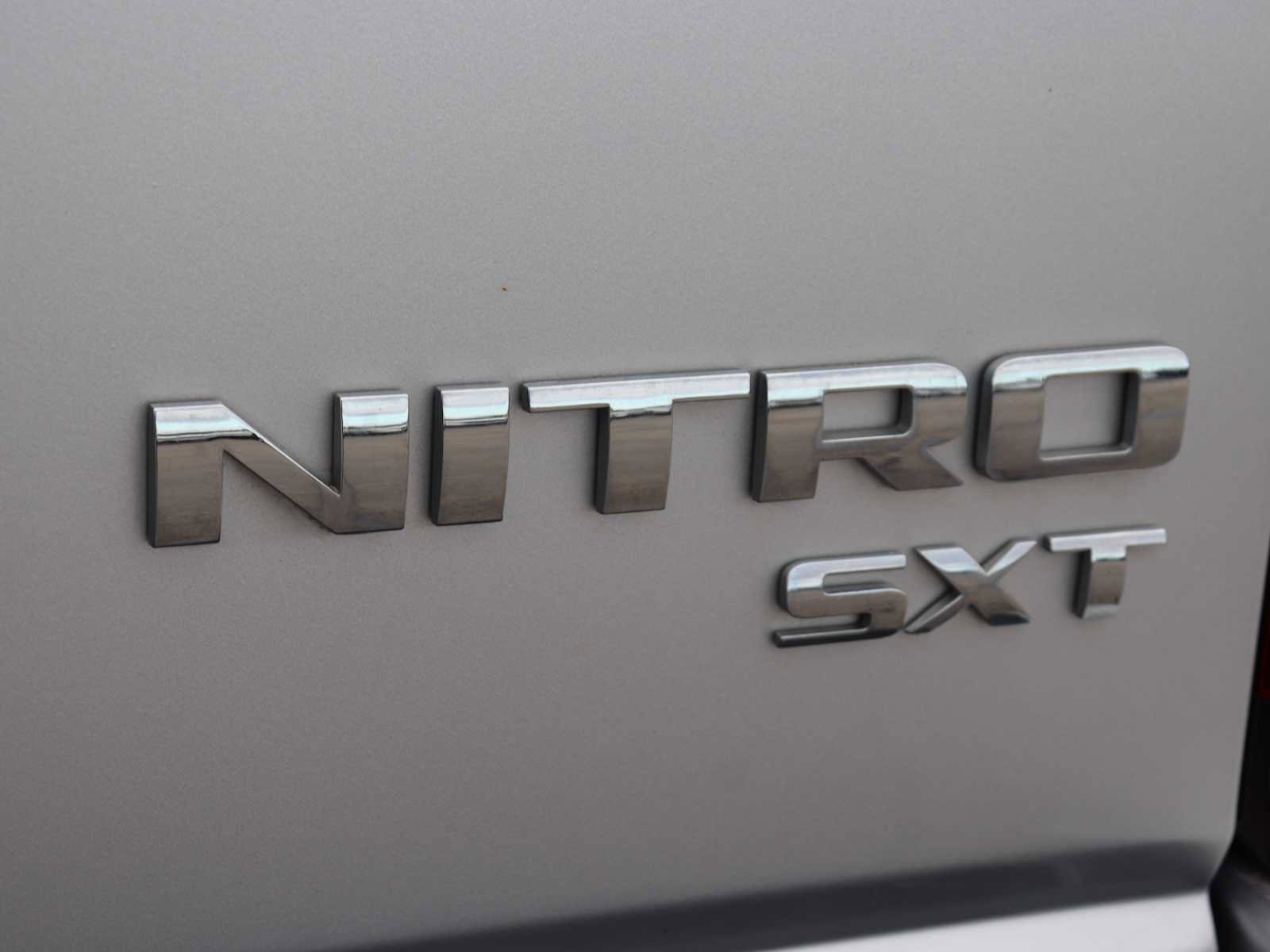 Used 2011 Dodge Nitro SXT image 13