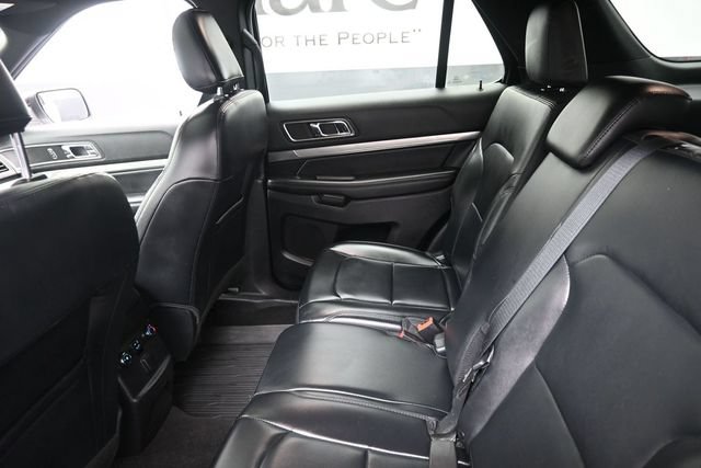 Used 2019 Ford Explorer XLT w/ Equipment Group 202A AWD/4WD image 23