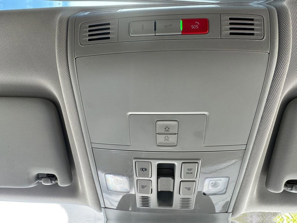 Used 2025 Volkswagen Taos SEL w/ Black Wheel Plus Package AWD/4WD image 19