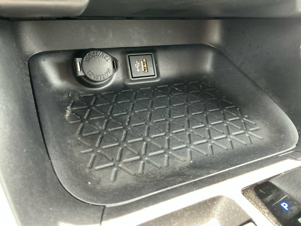 Used 2025 Toyota RAV4 XLE AWD/4WD image 27