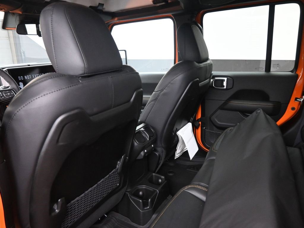 New 2025 Jeep Gladiator Sport image 16