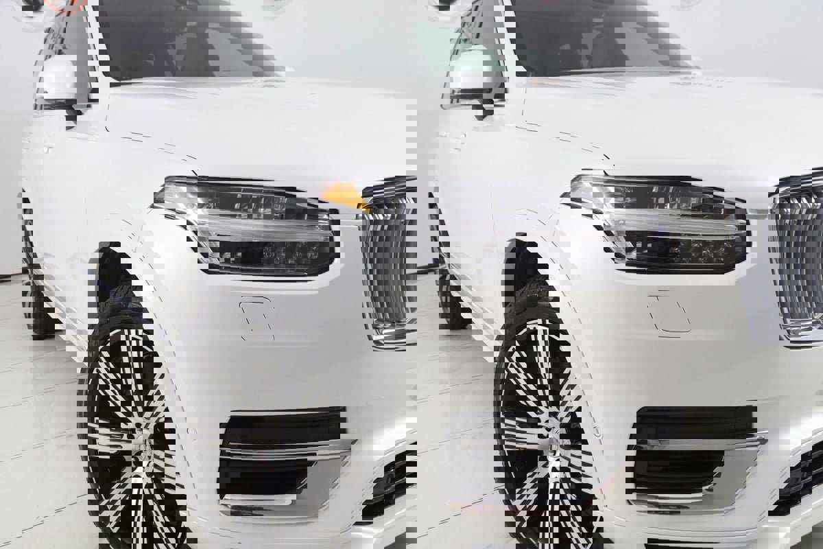 Used 2024 Volvo XC90 T8 Ultimate w/ Protection Package Premier image 19