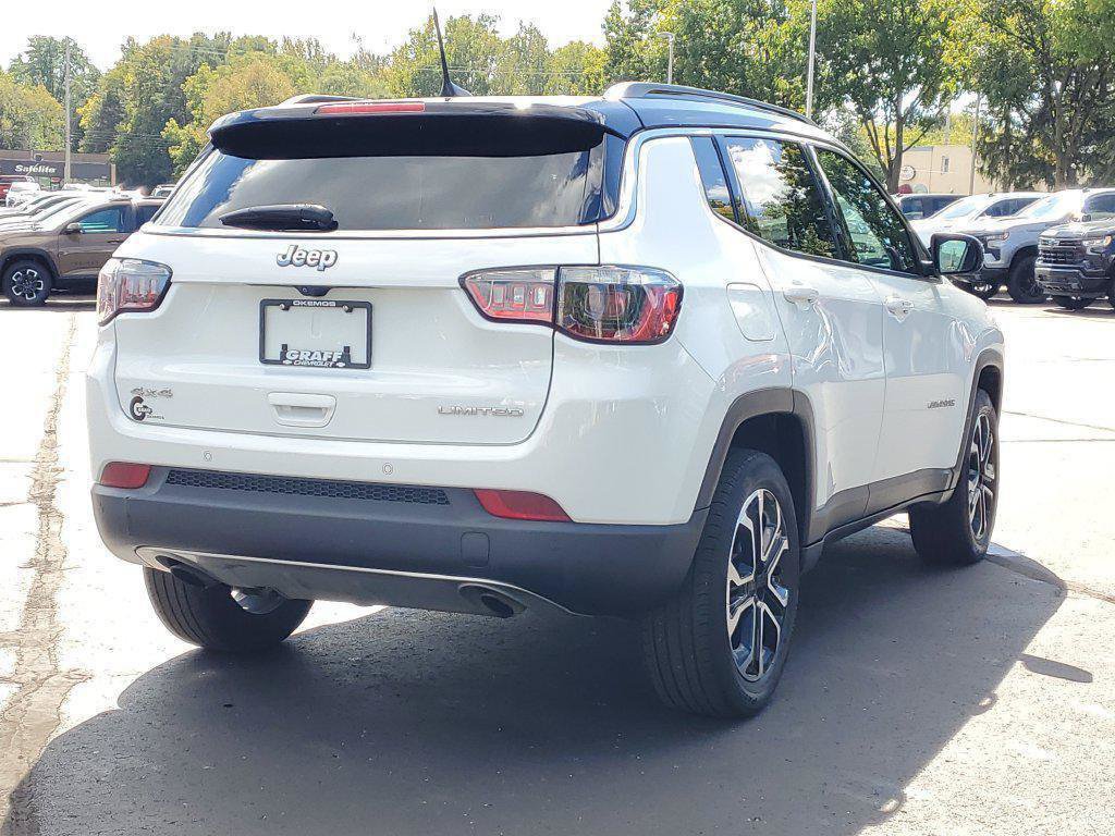 Used 2023 Jeep Compass Limited AWD/4WD image 3