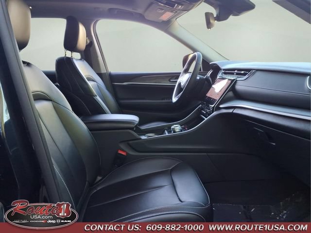 Used 2023 Jeep Grand Cherokee Limited AWD/4WD image 14