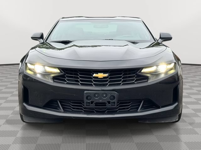 Used 2022 Chevrolet Camaro LT RWD image 2