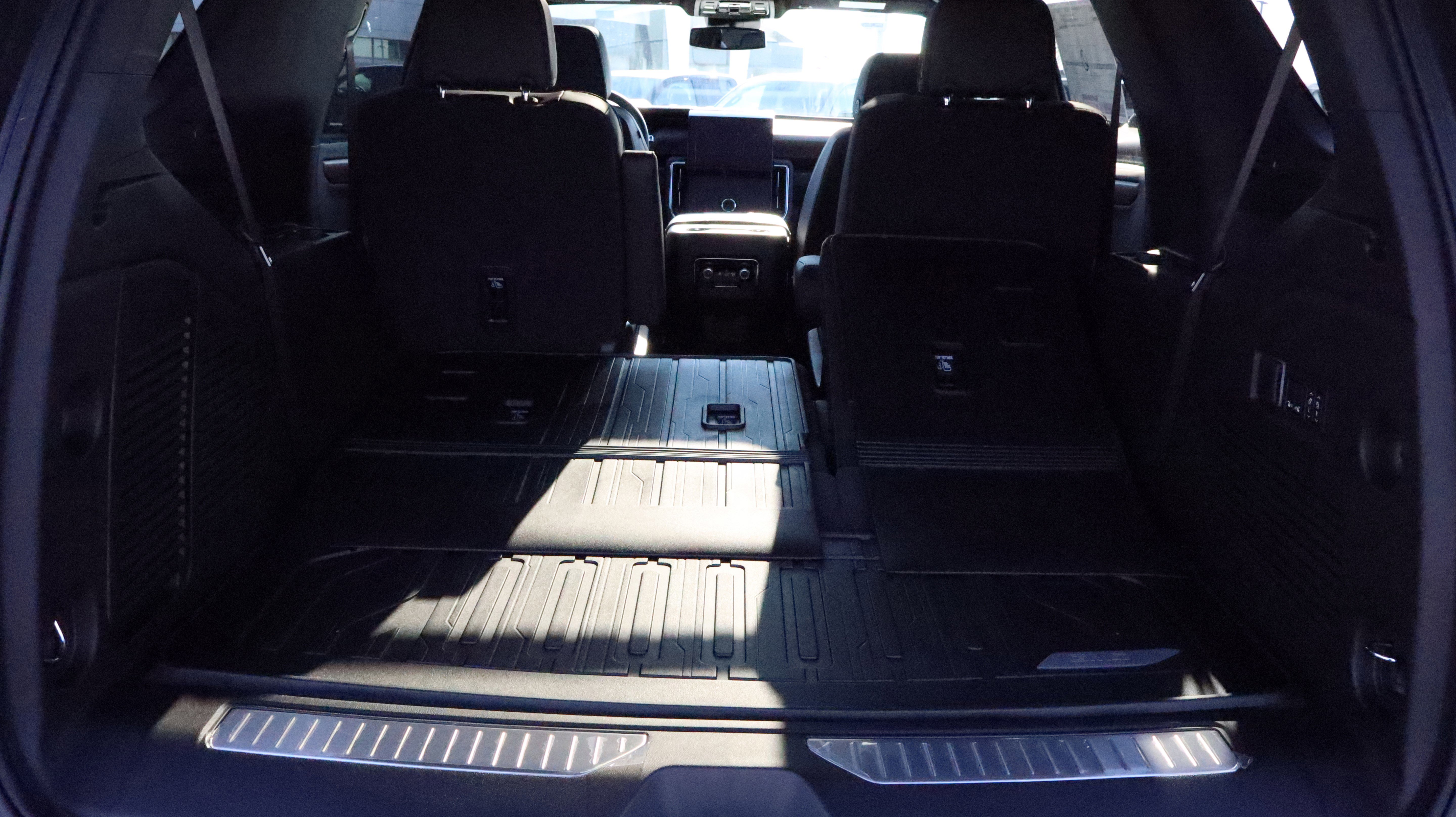 New 2026 GMC Yukon Denali w/ Sun & Power Step Package image 16