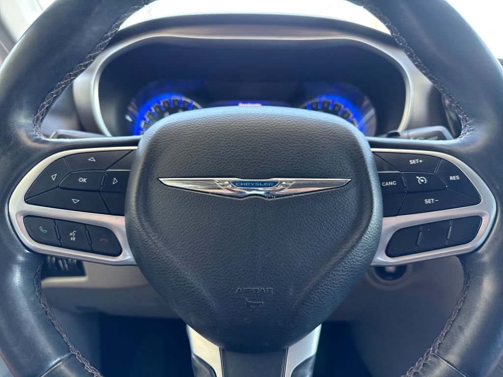 Used 2018 Chrysler Pacifica Touring-L Plus FWD image 27