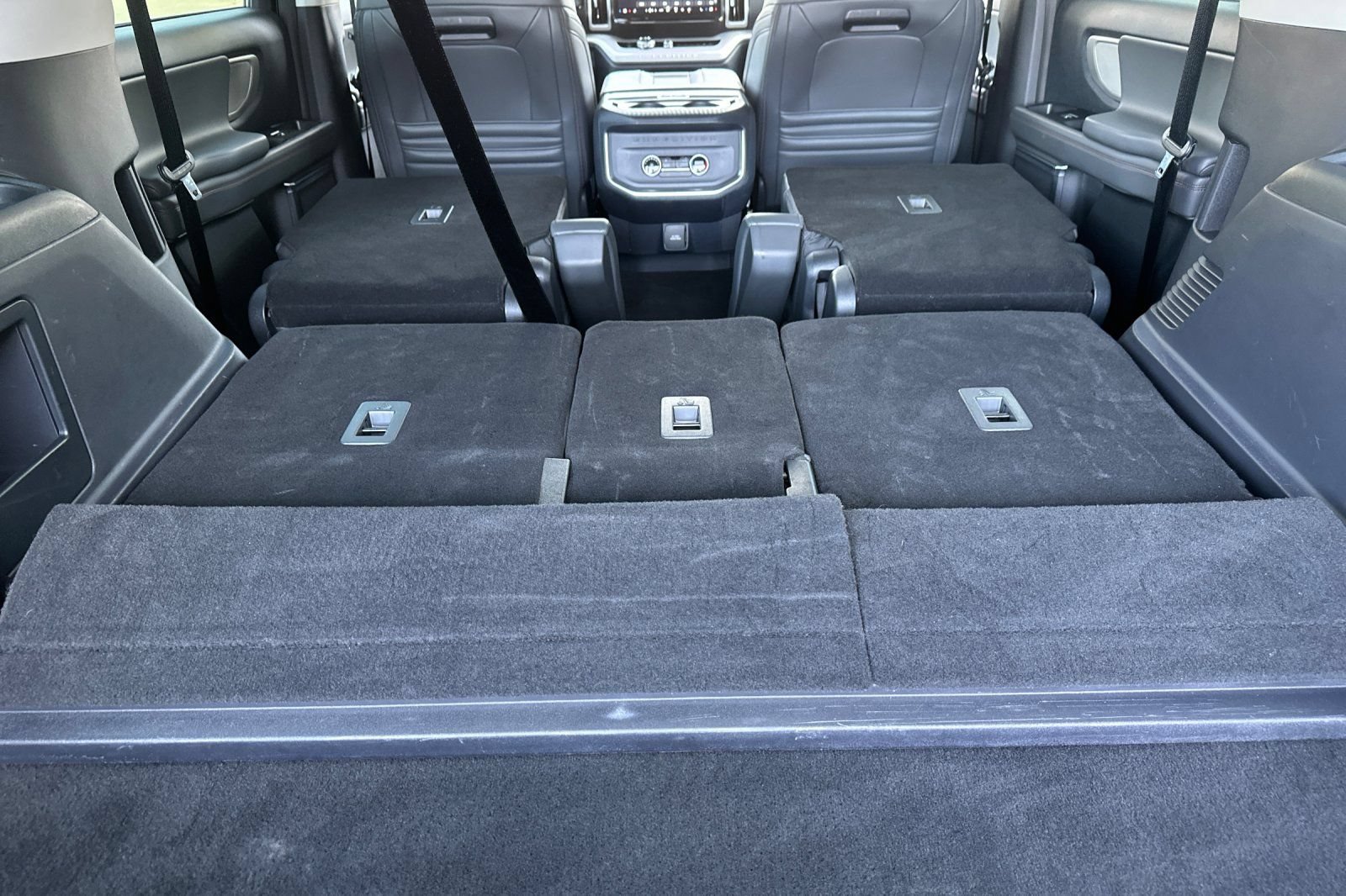 Used 2025 Ford Expedition Active AWD/4WD image 16