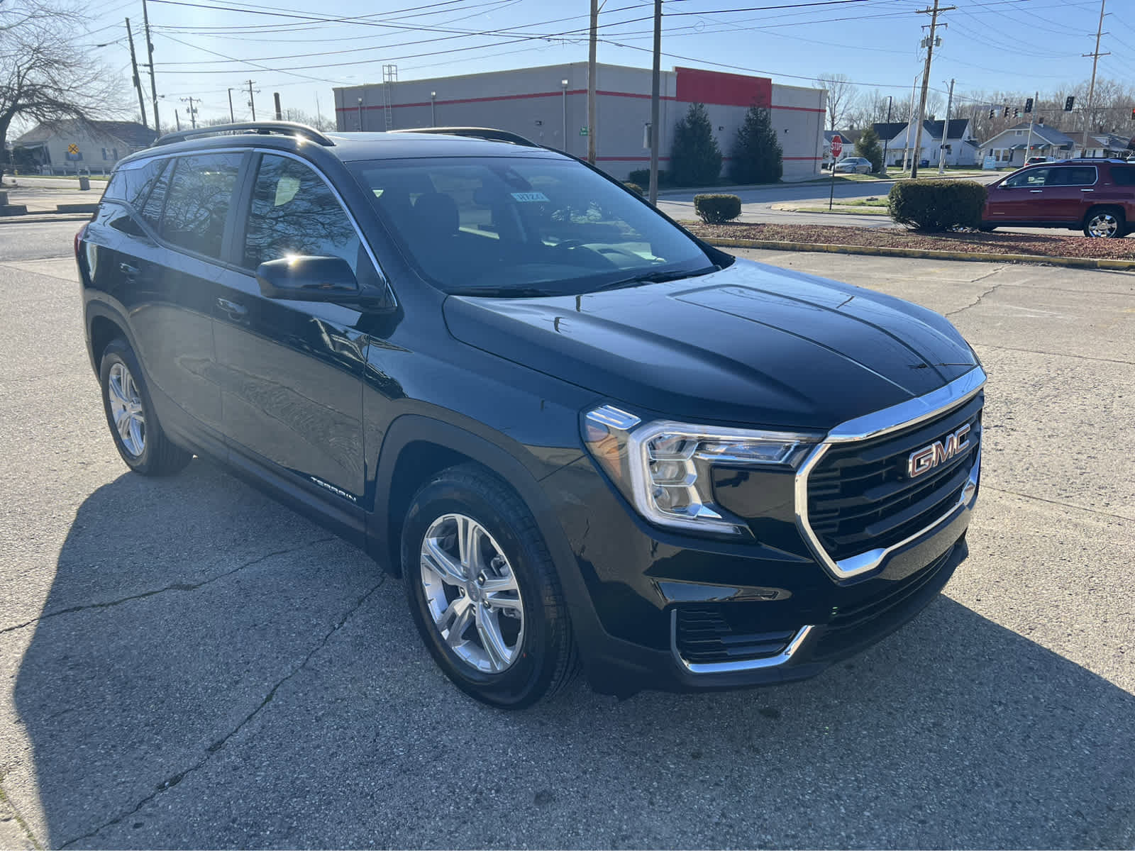 New 2024 GMC Terrain SLE w/ Driver Convenience Package FWD image 2