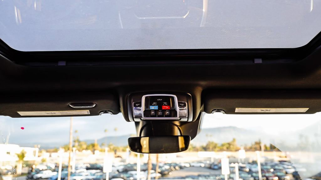 New 2026 RAM 3500 Laramie AWD/4WD image 19