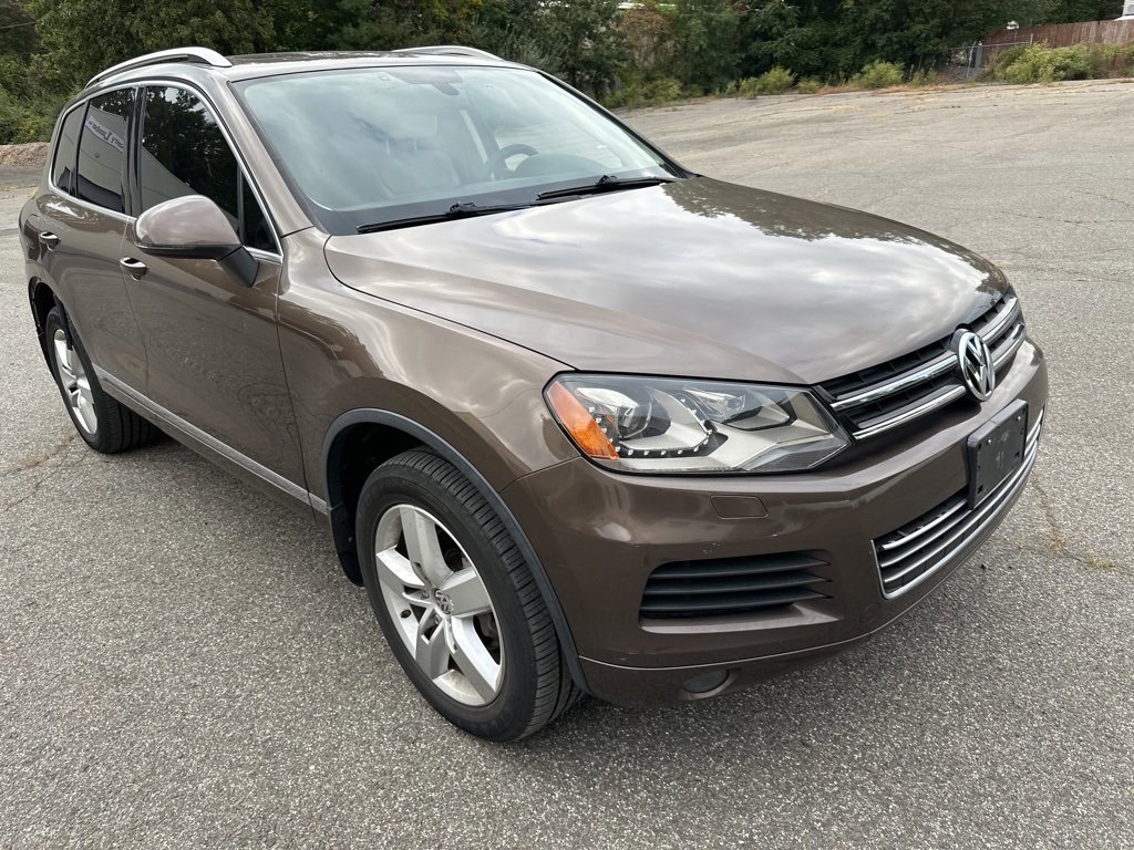 Used 2014 Volkswagen Touareg VR6 image 8