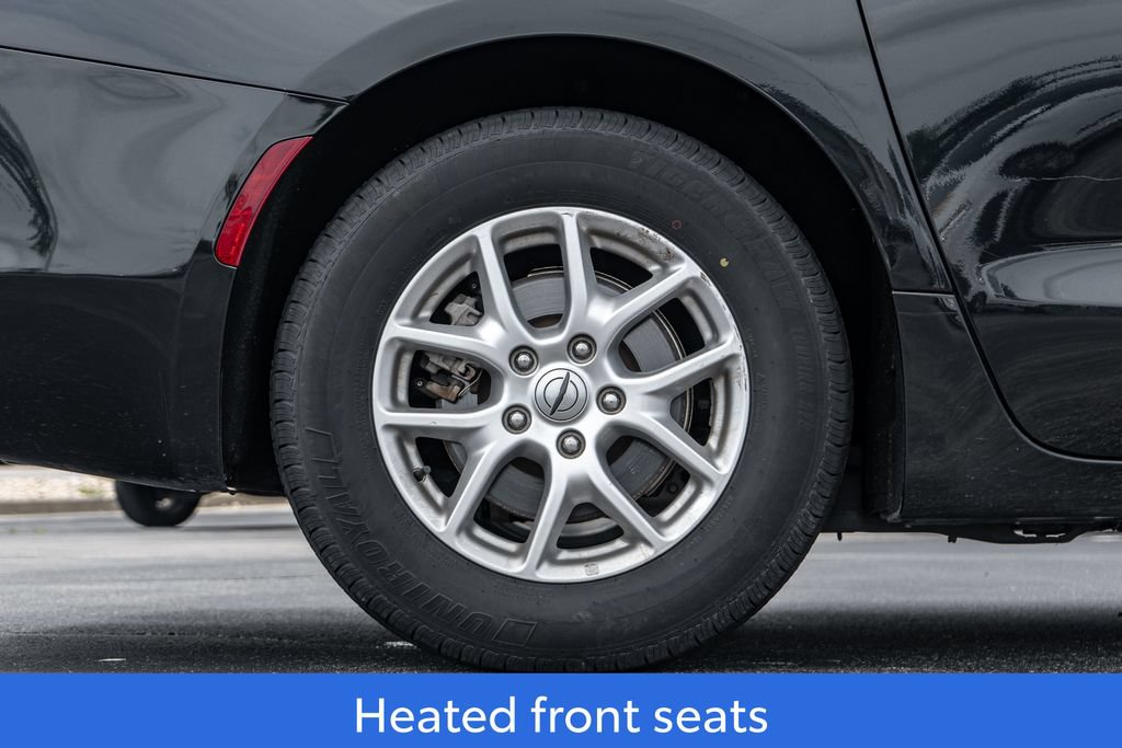 Used 2023 Chrysler Voyager LX FWD image 9