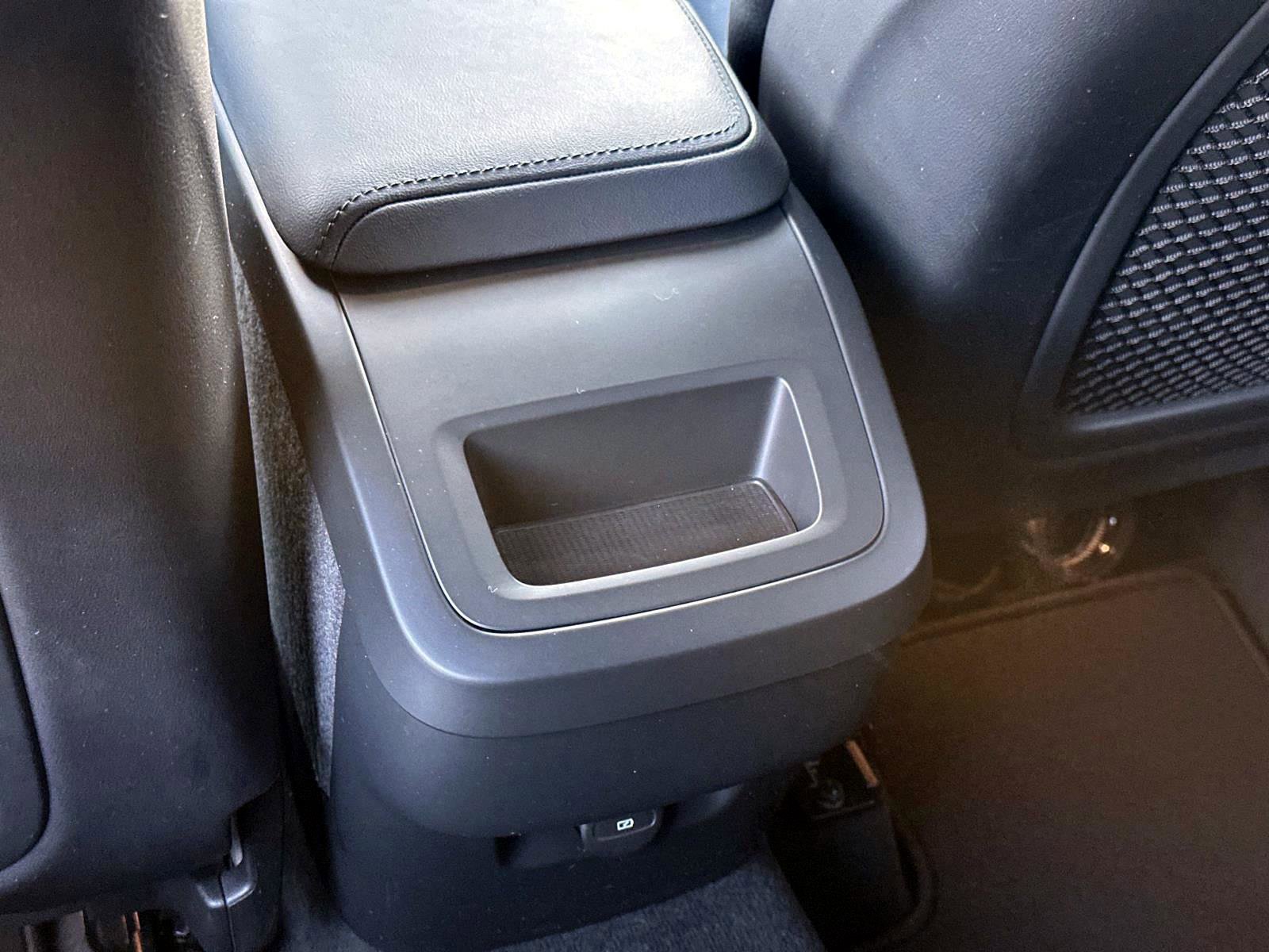 Certified 2025 Volvo XC60 B5 Plus image 15