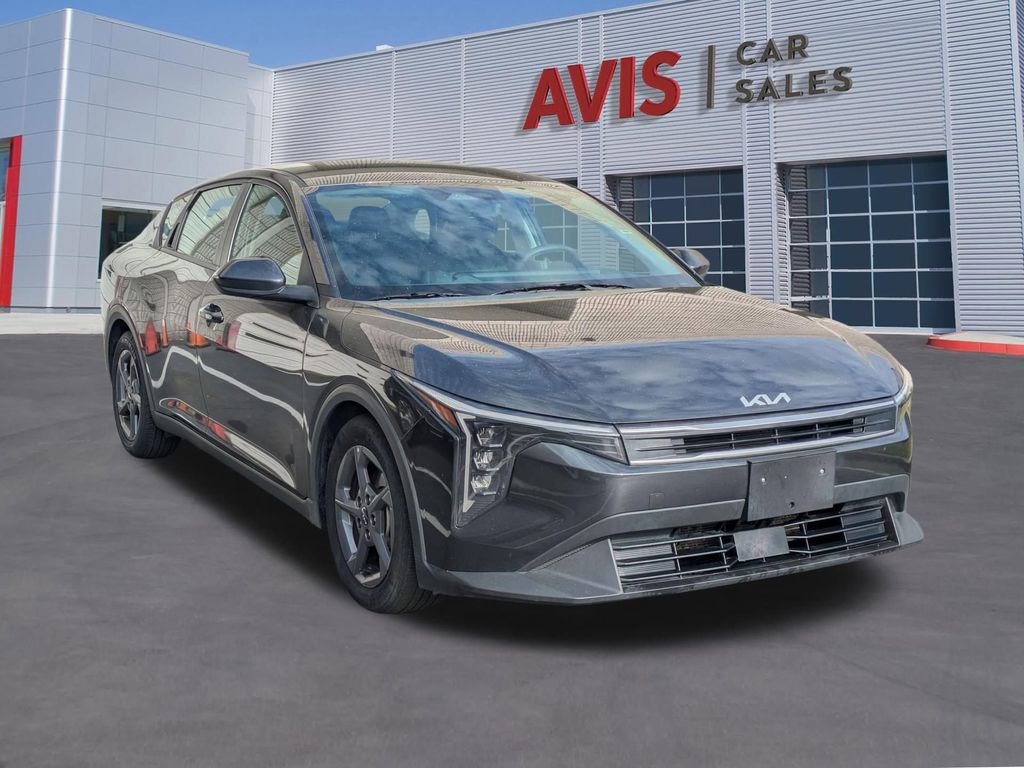 Used 2025 Kia K4 LXS image 3