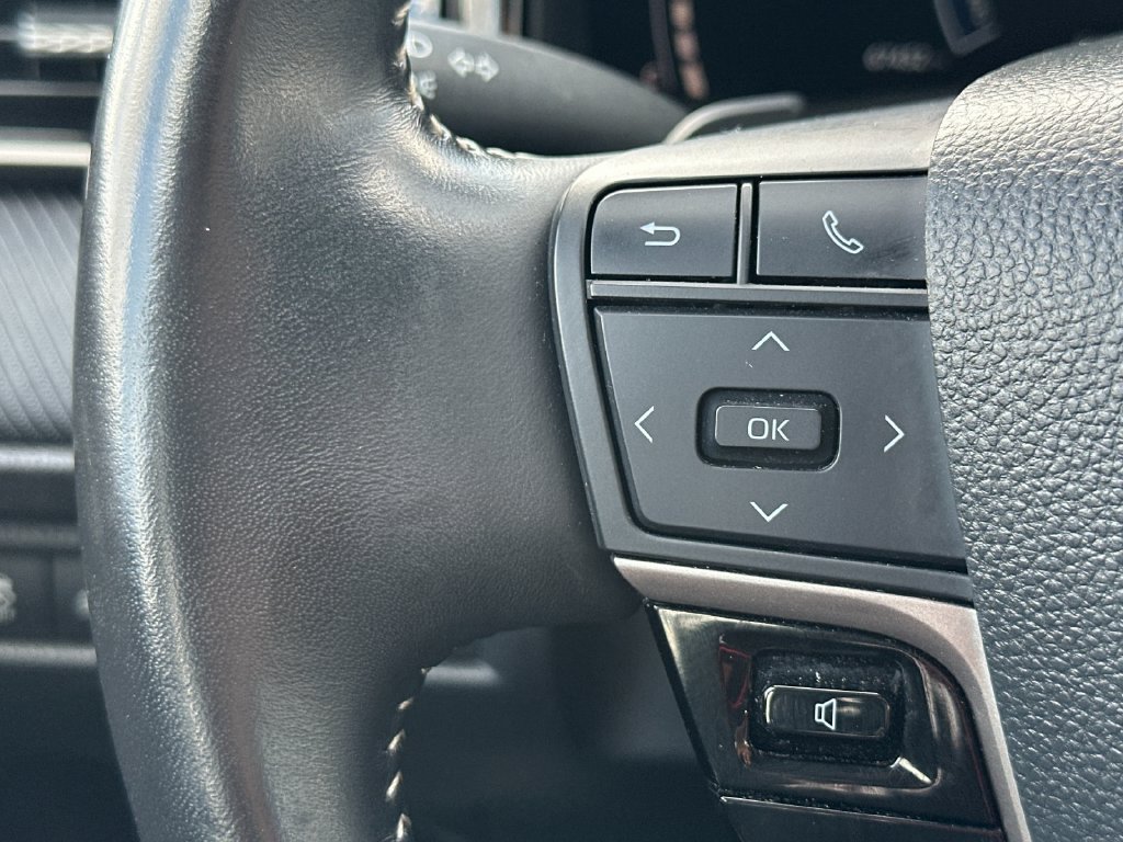Used 2025 Toyota Camry SE FWD image 22