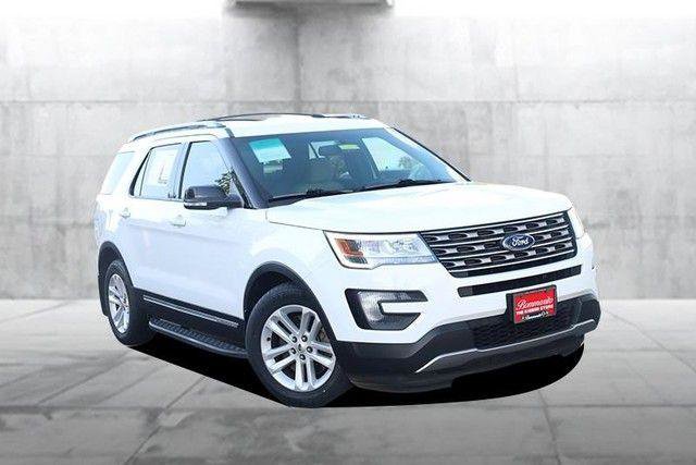 Used 2016 Ford Explorer XLT w/ Equipment Group 201A FWD image 2