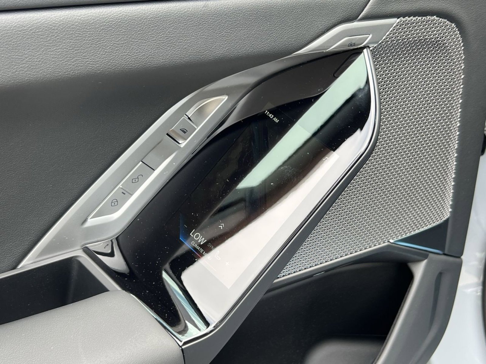 New 2025 BMW 740i xDrive w/ Executive Package image 32