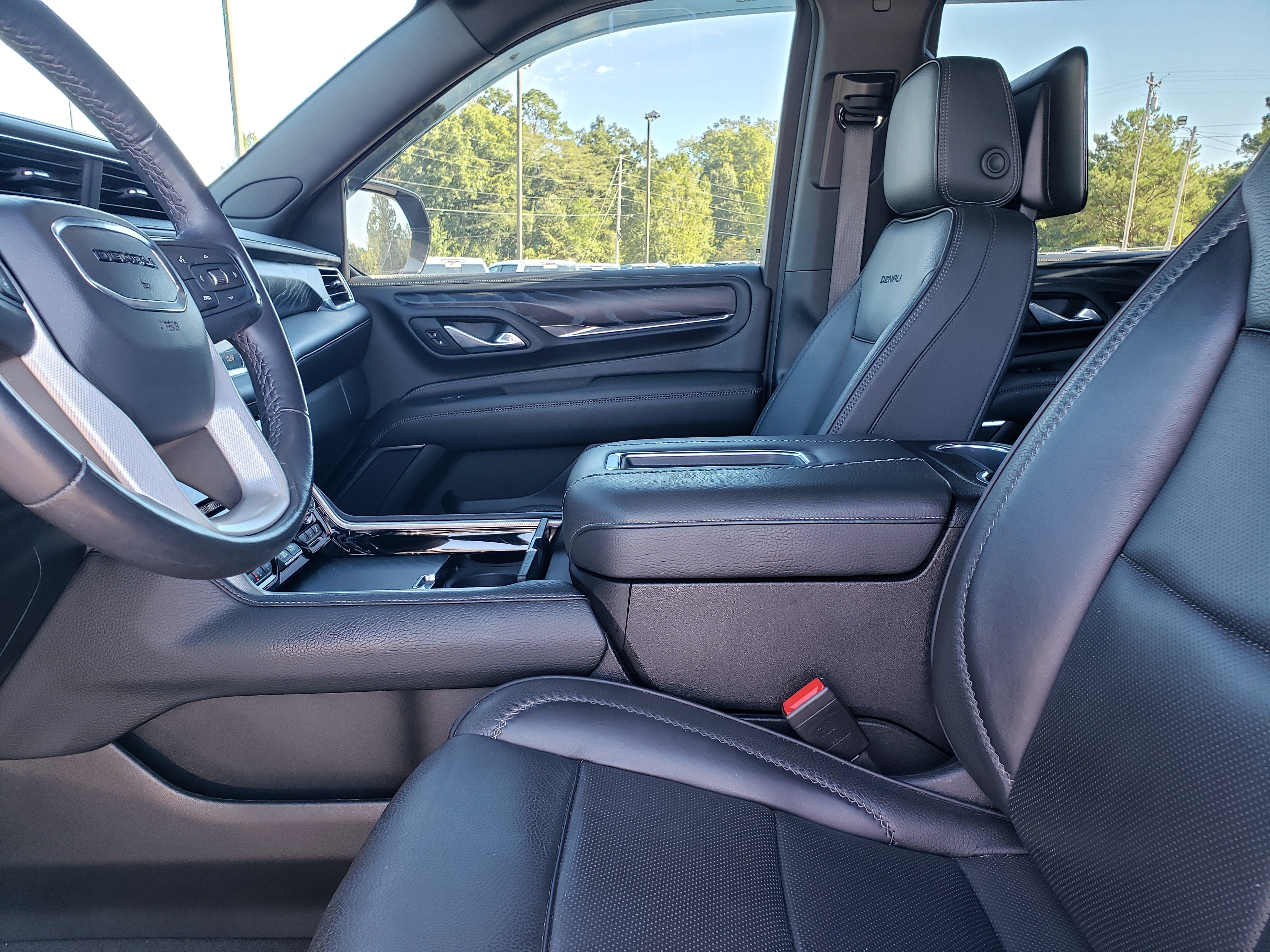 Used 2021 GMC Yukon XL Denali AWD/4WD image 26
