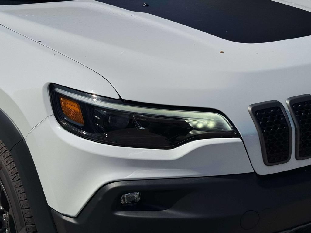 Used 2022 Jeep Cherokee Trailhawk w/ Sun, Sound & Nav Group AWD/4WD image 9