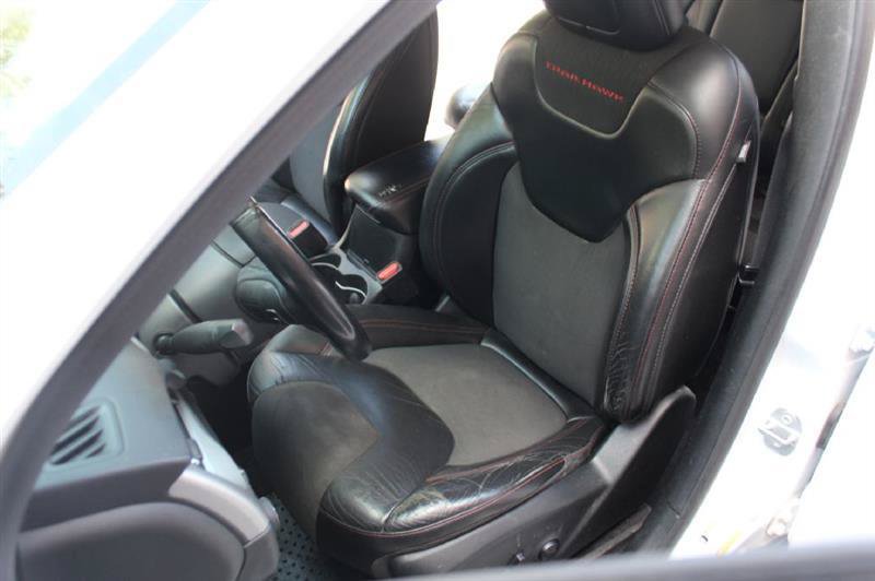 Used 2018 Jeep Cherokee Trailhawk AWD/4WD image 11