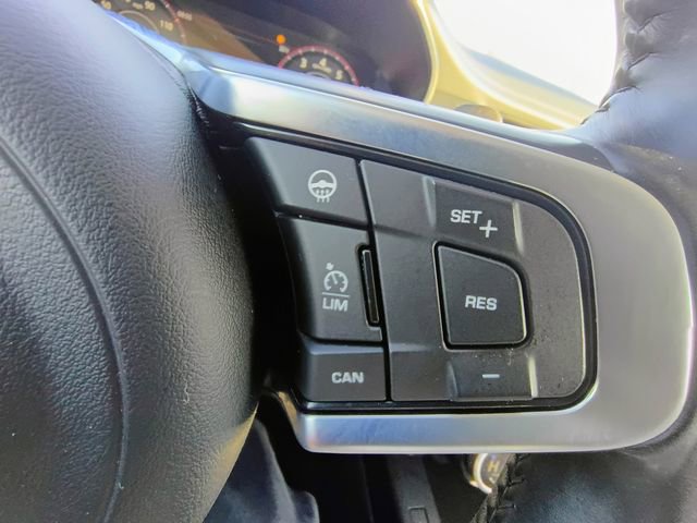Used 2020 Jaguar E-PACE SE image 27