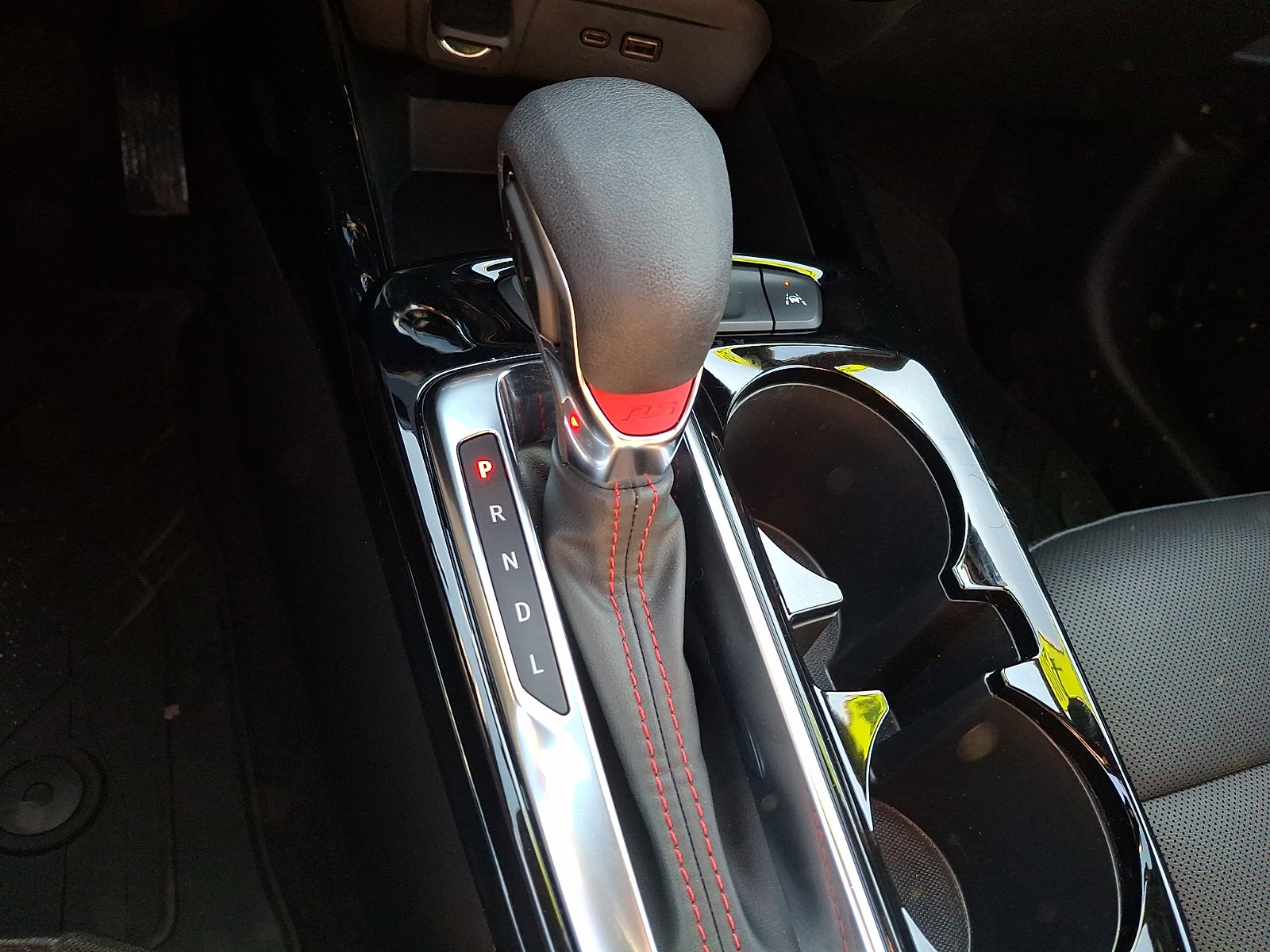 Certified 2024 Chevrolet Trax RS w/ Driver Confidence Package image 14