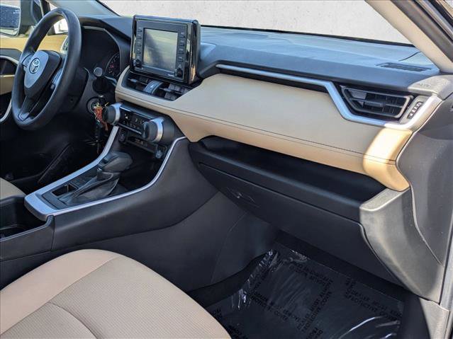 Used 2022 Toyota RAV4 LE image 20