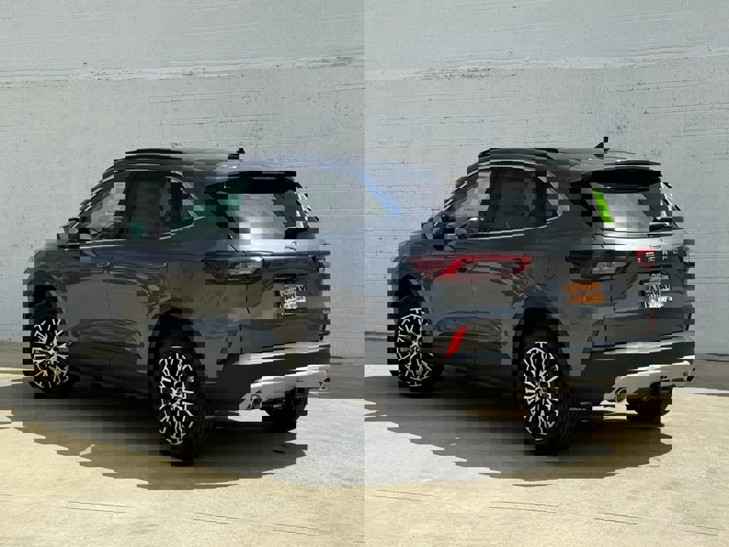 New 2024 Ford Escape SE w/ PHEV Premium Package image 3