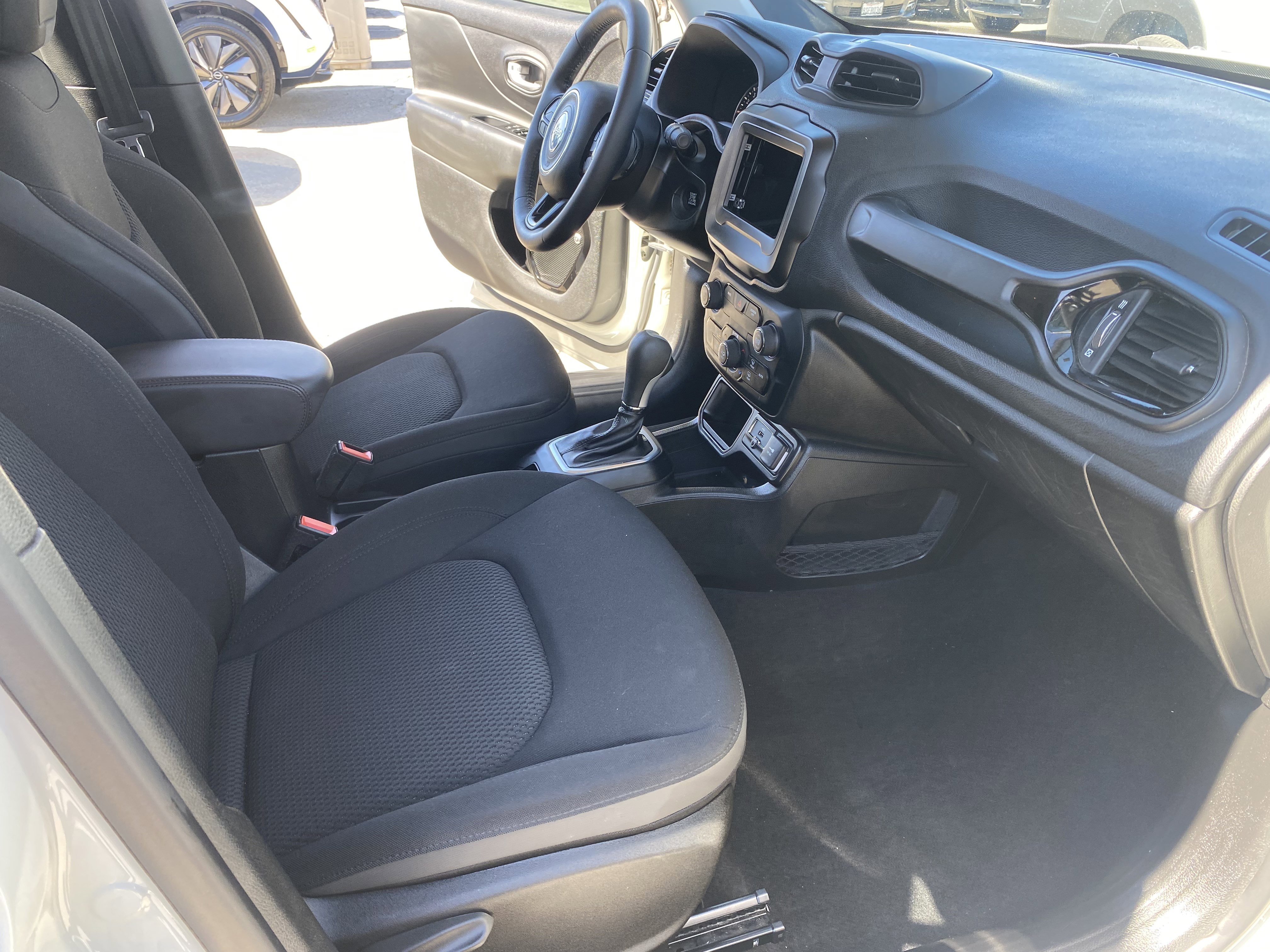 Used 2019 Jeep Renegade Altitude w/ Quick Order Package 22M image 19