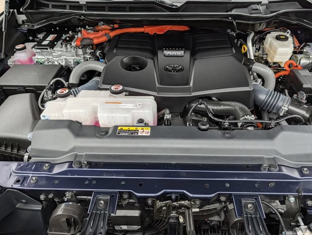 Certified 2025 Toyota Sequoia Limited AWD/4WD image 38