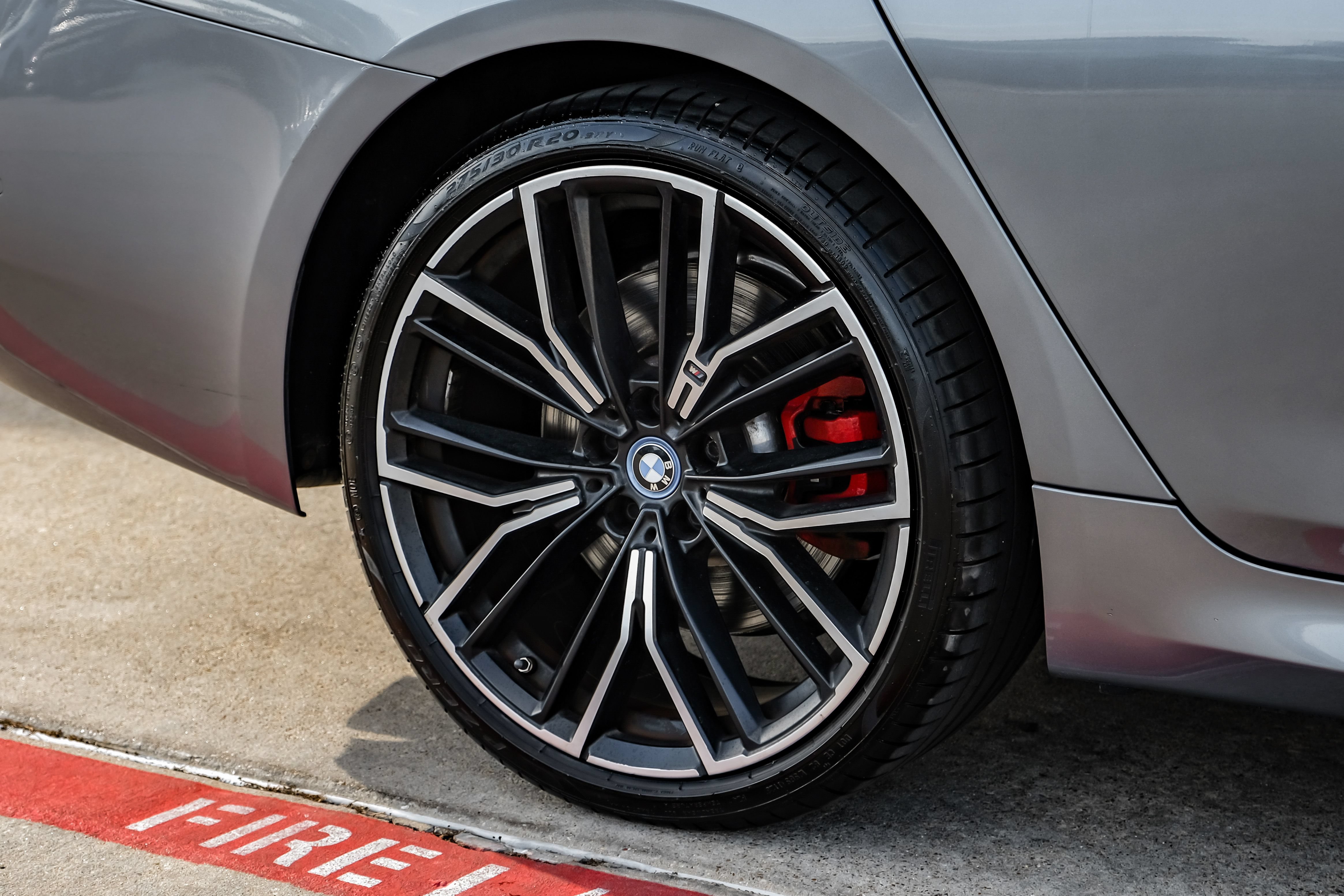 Used 2022 BMW 530e w/ M Sport Package RWD image 47