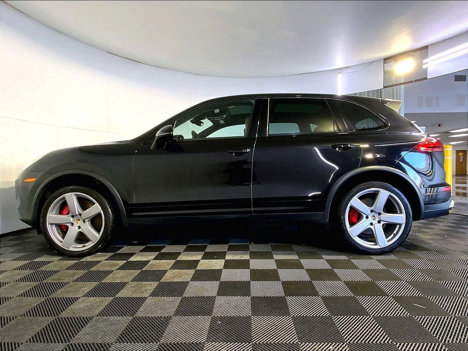 Used 2015 Porsche Cayenne Turbo AWD/4WD video 2