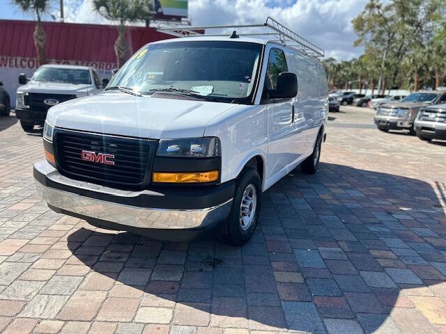 Used 2019 GMC Savana 2500 w/ Driver Convenience Package RWD image 3