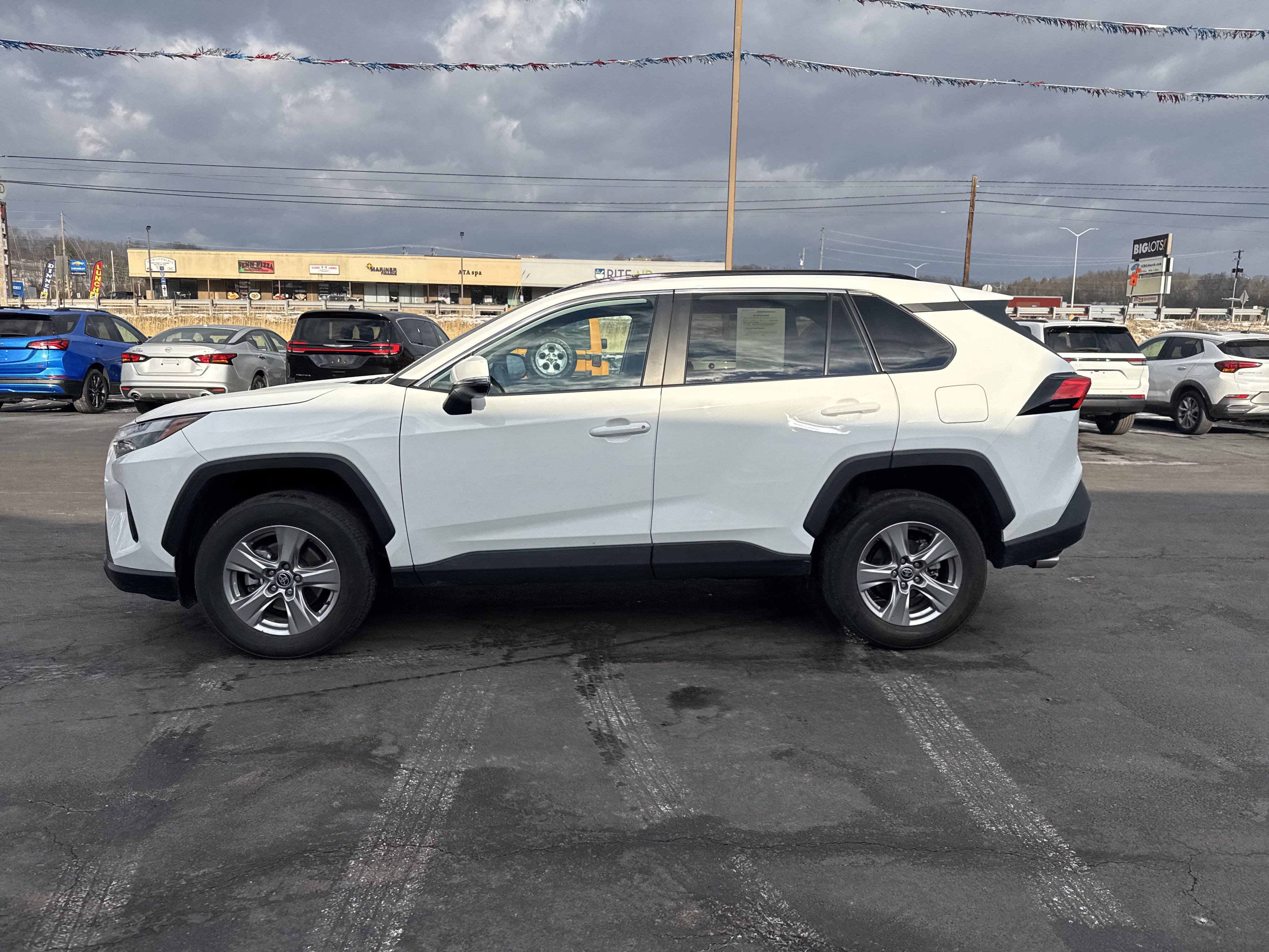 Used 2023 Toyota RAV4 XLE image 7