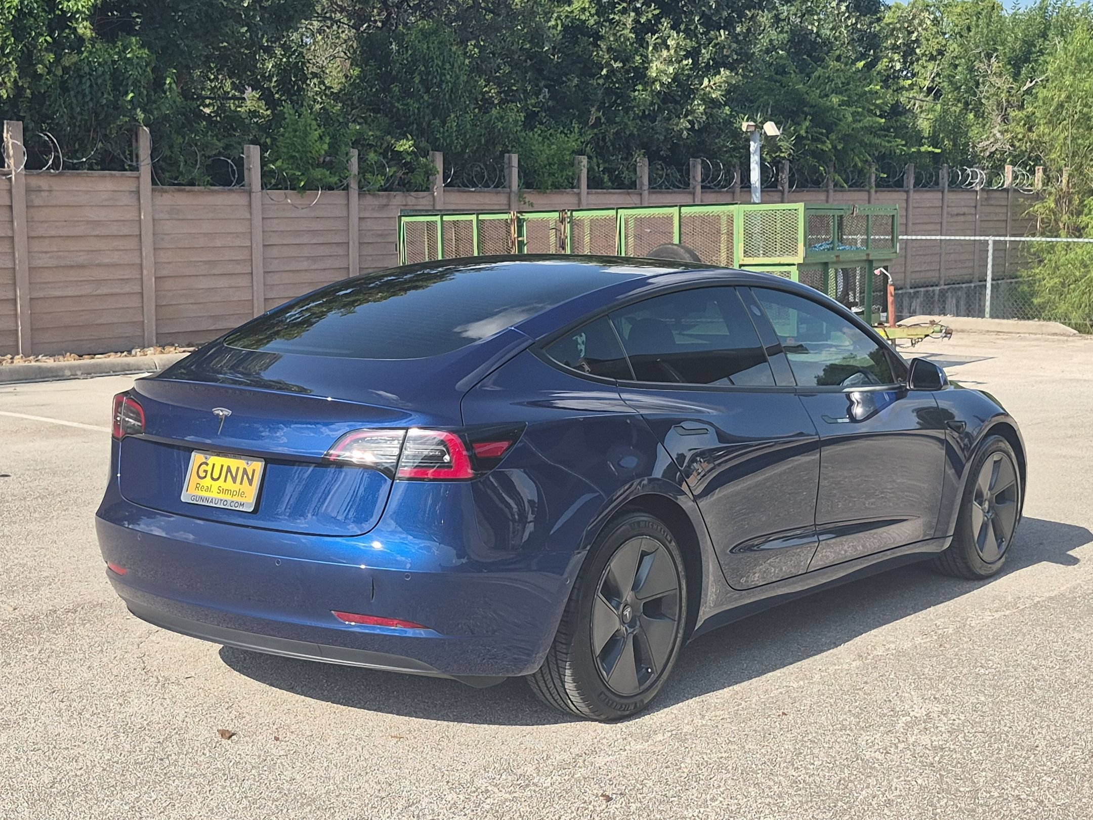 Used 2021 Tesla Model 3 Standard Range Plus RWD image 3