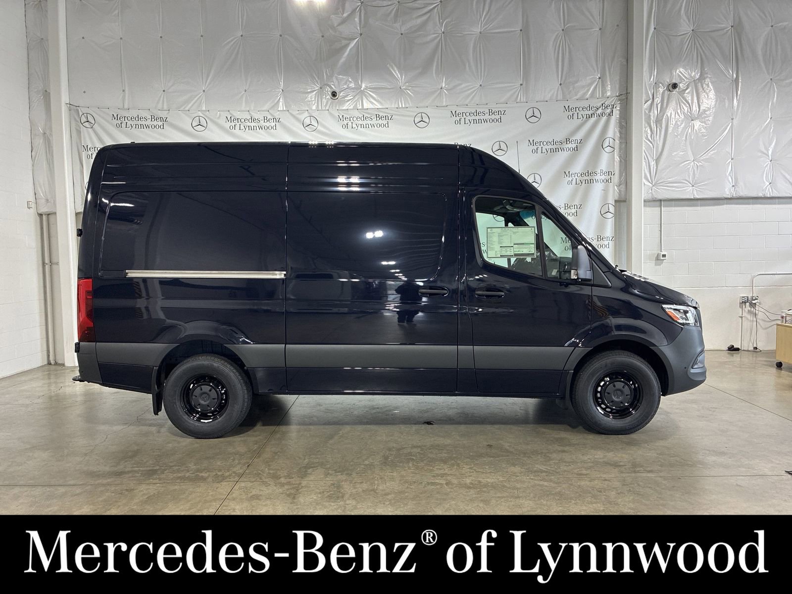 New 2025 Mercedes-Benz Sprinter 2500 video 1