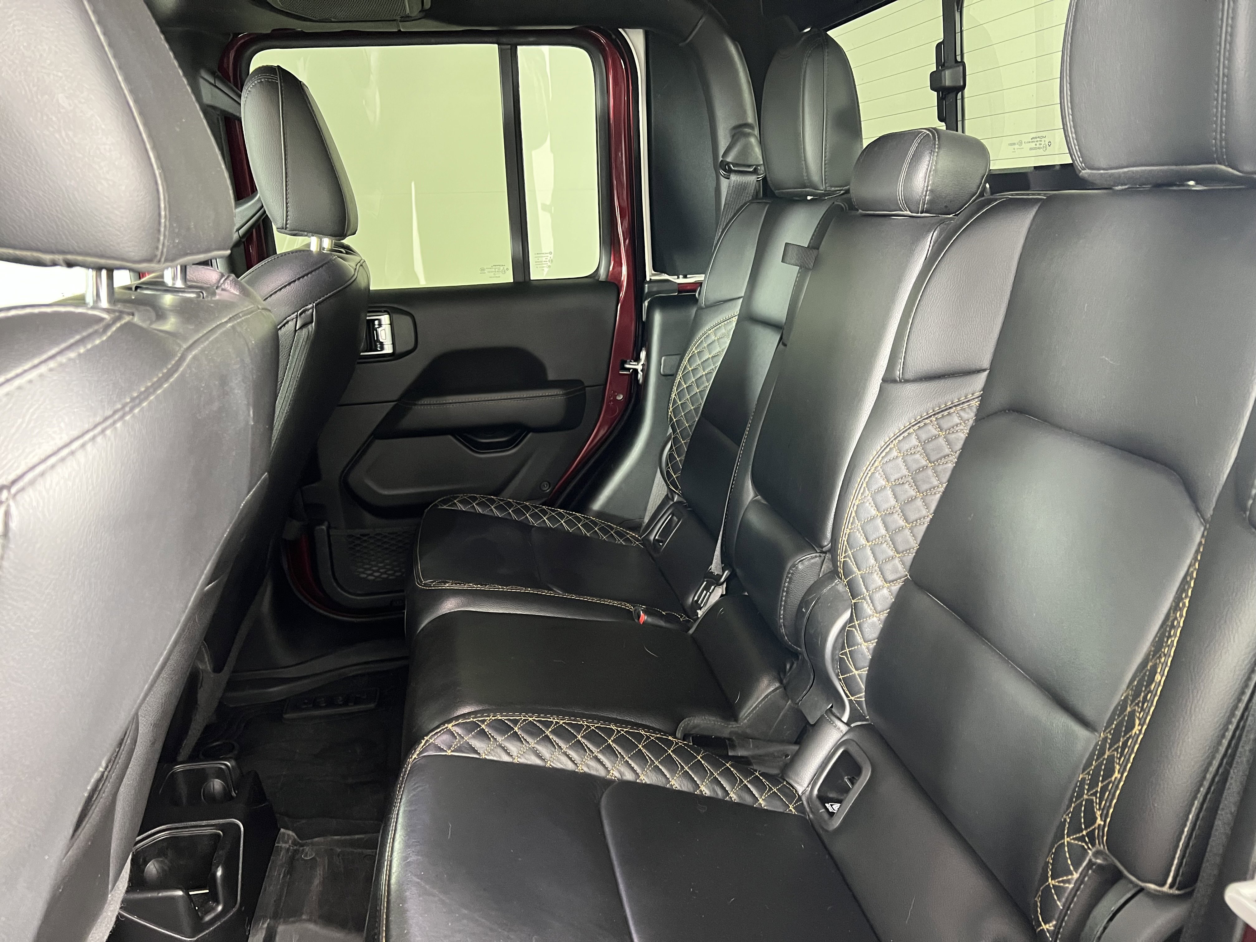 Used 2021 Jeep Gladiator Overland image 19