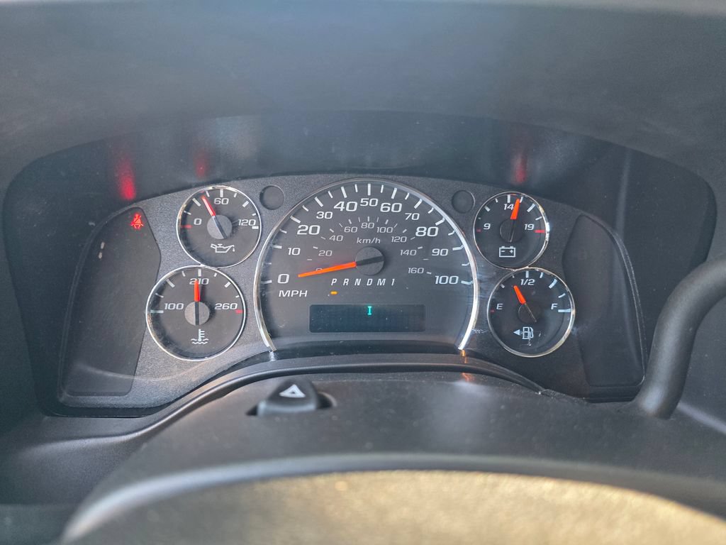 Used 2025 Chevrolet Express 2500 w/ Driver Convenience Package RWD image 18