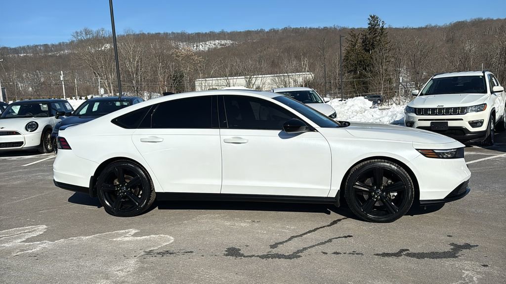 Used 2023 Honda Accord Sport image 2