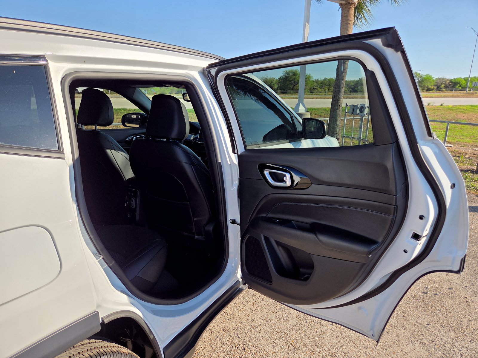New 2026 Jeep Compass Latitude AWD/4WD image 16