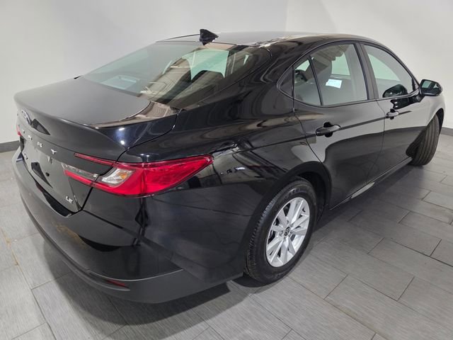 Used 2026 Toyota Camry LE image 5