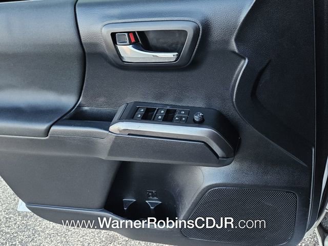 Used 2019 Toyota Tacoma TRD Off-Road image 30